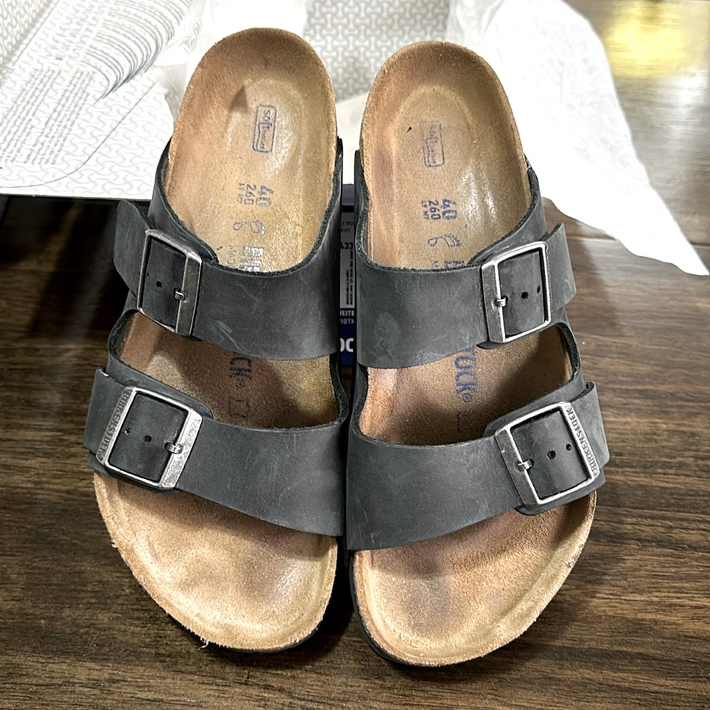 Birkenstock Arizona Black Sandals Size 40 or Women's Size 9.5